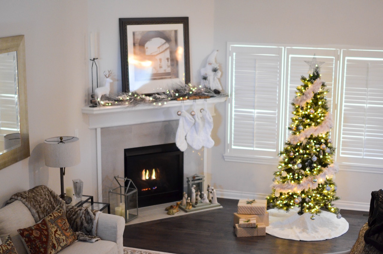 Luxe Christmas Décor Ideas on a Budget